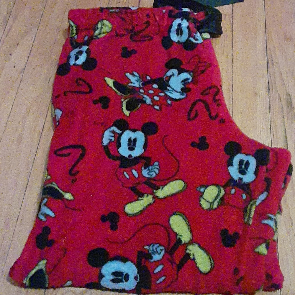 Too big for me. I dont like the fabric.